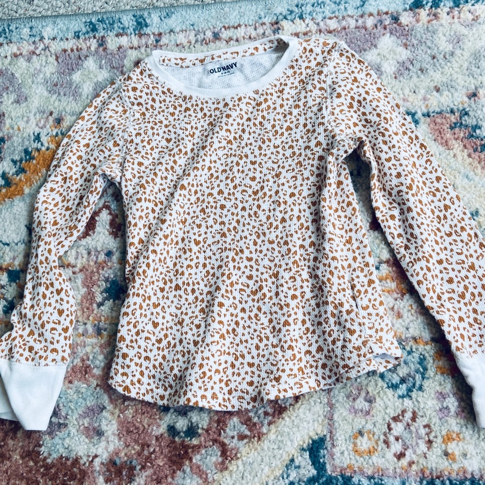 Old Navy Long Sleeve Thermal Shirt Top White Brown Spotted Girls Size 6 7